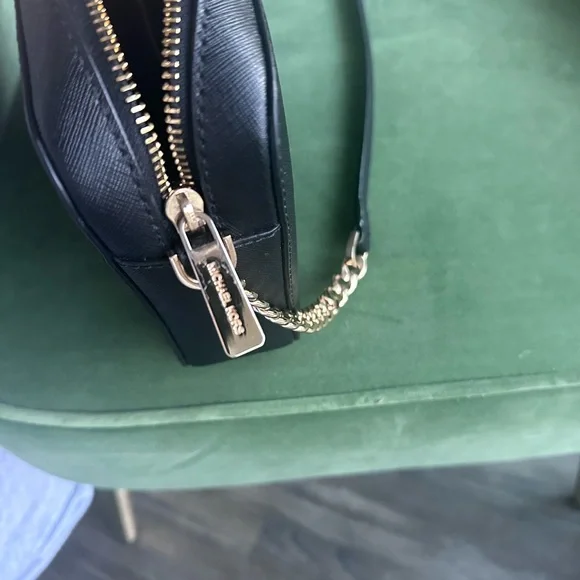 Michael Kors Black Jet Set Crossbody Bag - Picture 10 of 12